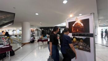 Выставка рассказывает о тяжелом положении людей, переживших землетрясение