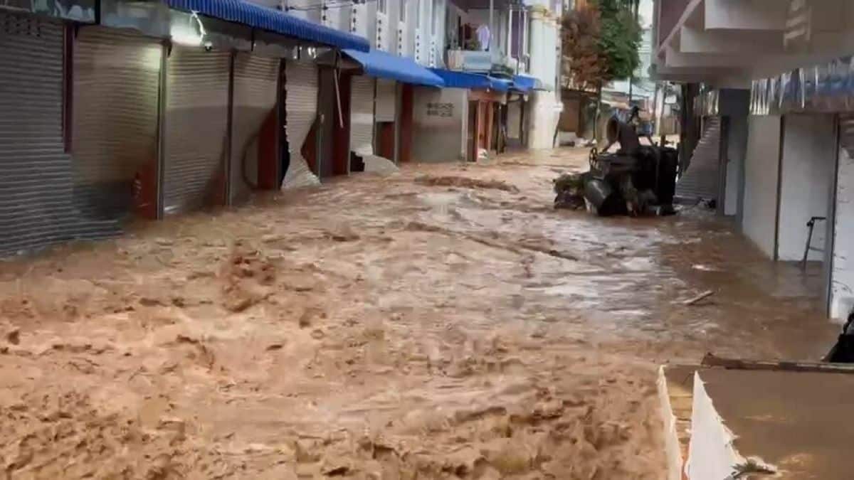 Группа общественного здравоохранения по оказанию помощи пострадавшим от наводнения общинам Мэй Сай