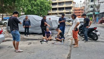 Дилеры сопротивлялись аресту во время жестокой облавы на наркоторговцев на Джомтьене в Паттайе