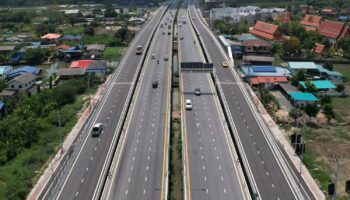 Дорога Чайяфрук расширяется до 10 полос, чтобы уменьшить заторы