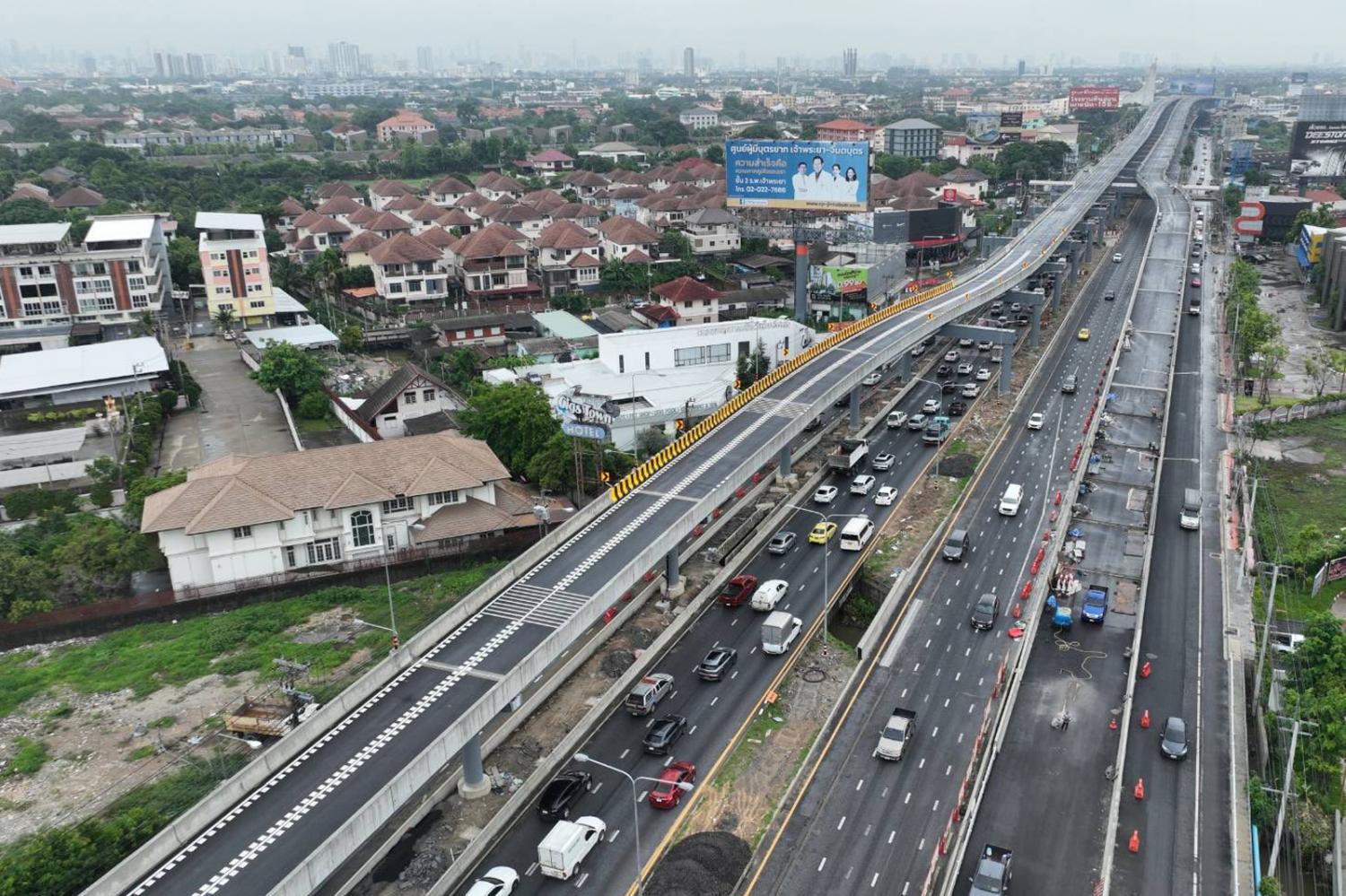 Дорога через Канал-бридж открывается рано утром