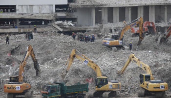 Еще 5 тел извлечены из-под обломков