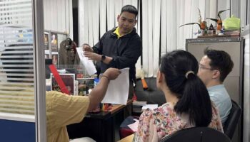 Женщина, обвиняемая в афере с авиабилетами на сумму 3,6 миллиона долларов, исчезла