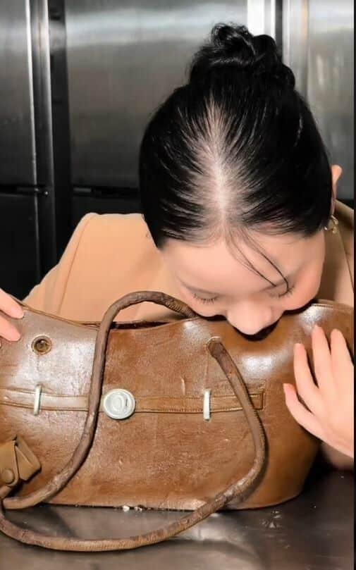 Иллюзии, связанные с поеданием торта TikToker по телефону, вызывают опасения по поводу безопасности (видео)