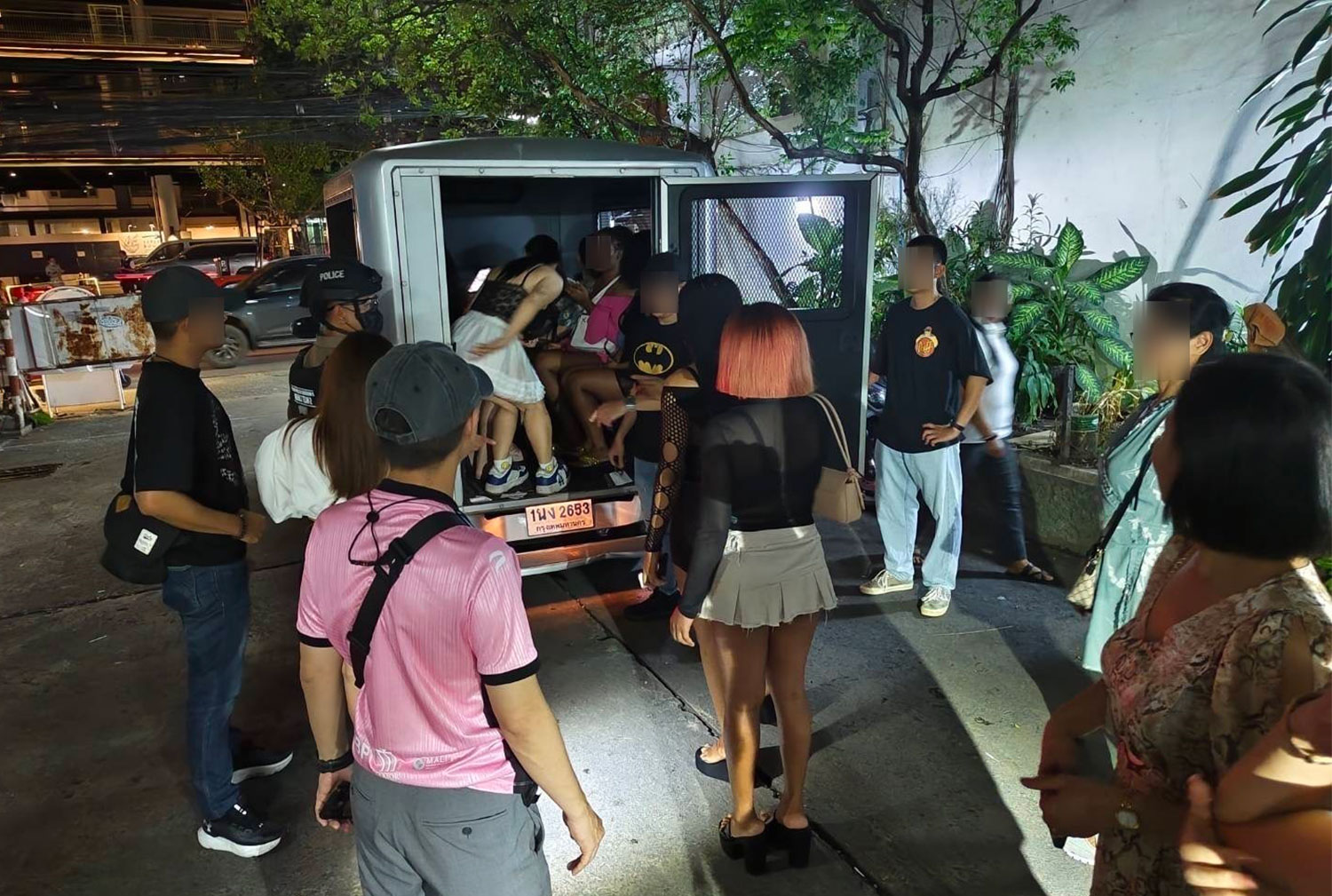 Иностранки арестованы за домогательства к Сой Нана