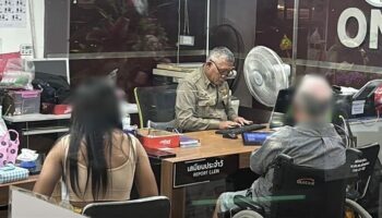 Красотка из Паттайи крадет наличные у австралийца-инвалида, пока он принимает душ