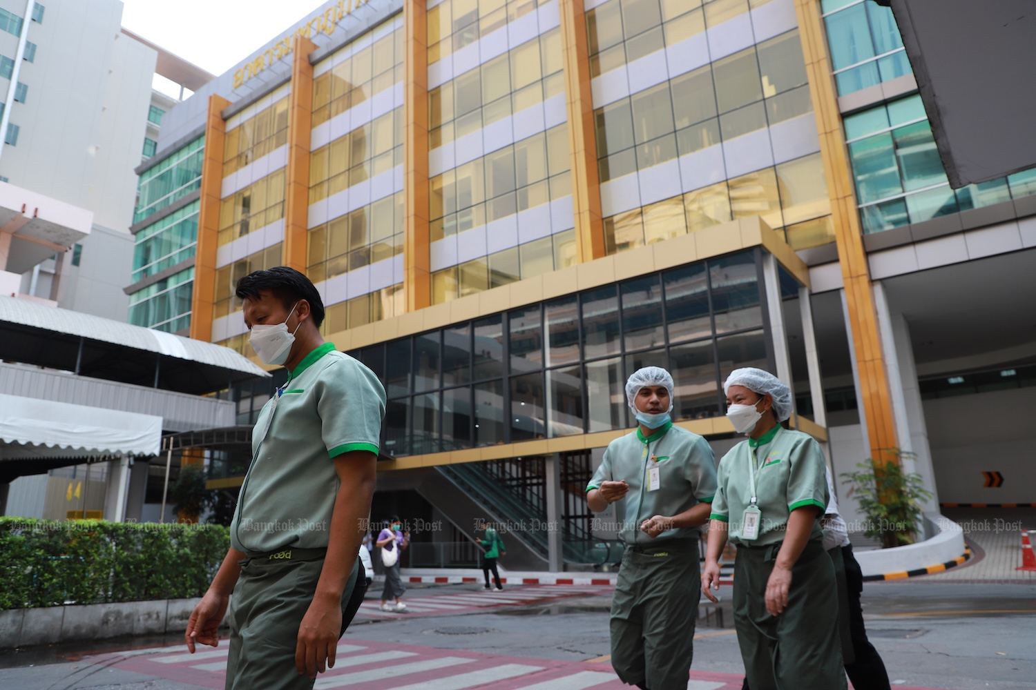 Министр здравоохранения защищает право вето на решение суда по делу Таксина