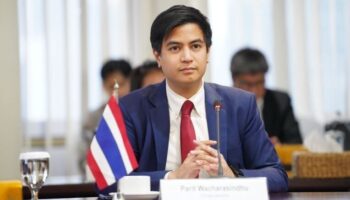 Министр обороны Таиланда предупреждает о возможном грядущем государственном перевороте