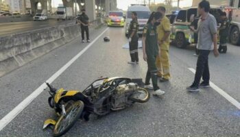 Мотоциклист трагически погиб в дорожно-транспортном происшествии в Банг-Каео