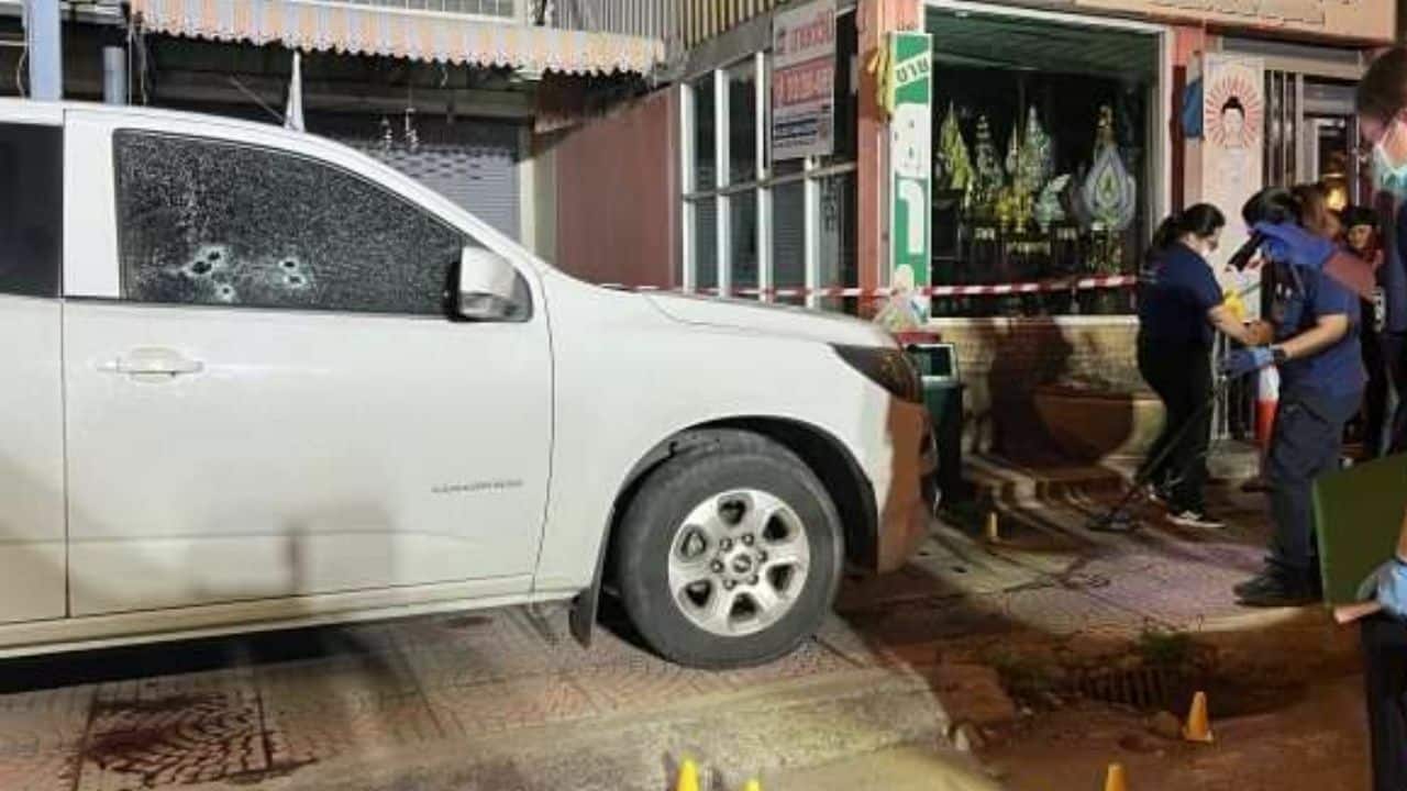 Мужчина в Таиланде смертельно ранил сотрудника из-за романа с его женой (видео)