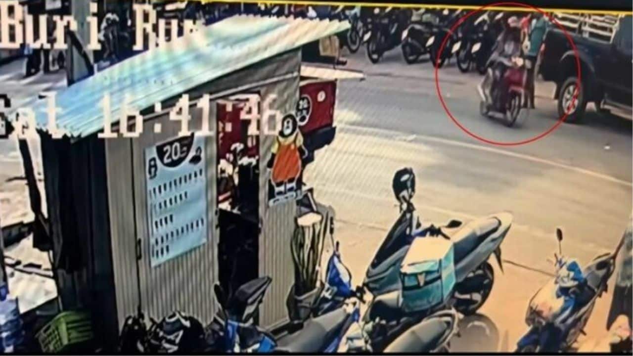 Мужчина из Бурирама пойман на краже мотоцикла с пикапом