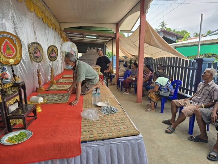 Мужчина из Таиланда погиб от удара молнии, катаясь на мотоцикле