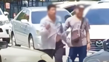 Мужчина сдается после масштабной дорожной стычки в Паттайе