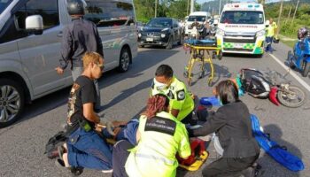 На Пхукете мужчина погиб, врезавшись в припаркованный тук-тук