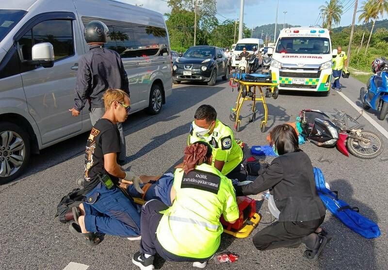 На Пхукете мужчина погиб, врезавшись в припаркованный тук-тук