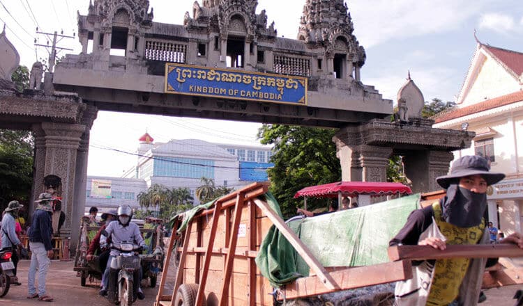 Напряженность между Таиландом и Камбоджей ослабевает по мере того, как лидеры стремятся к миру
