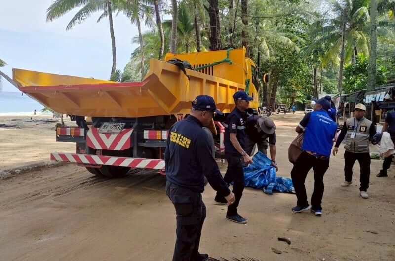 Незаконные пляжные бары снесены бульдозерами в ходе разгона туристов на Пхукете