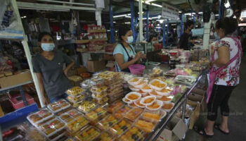 Неправильный выбор продуктов питания обременяет тайское здравоохранение и снижает экономический рост