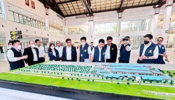 Оппозиция следит за расходами аэропорта Транга