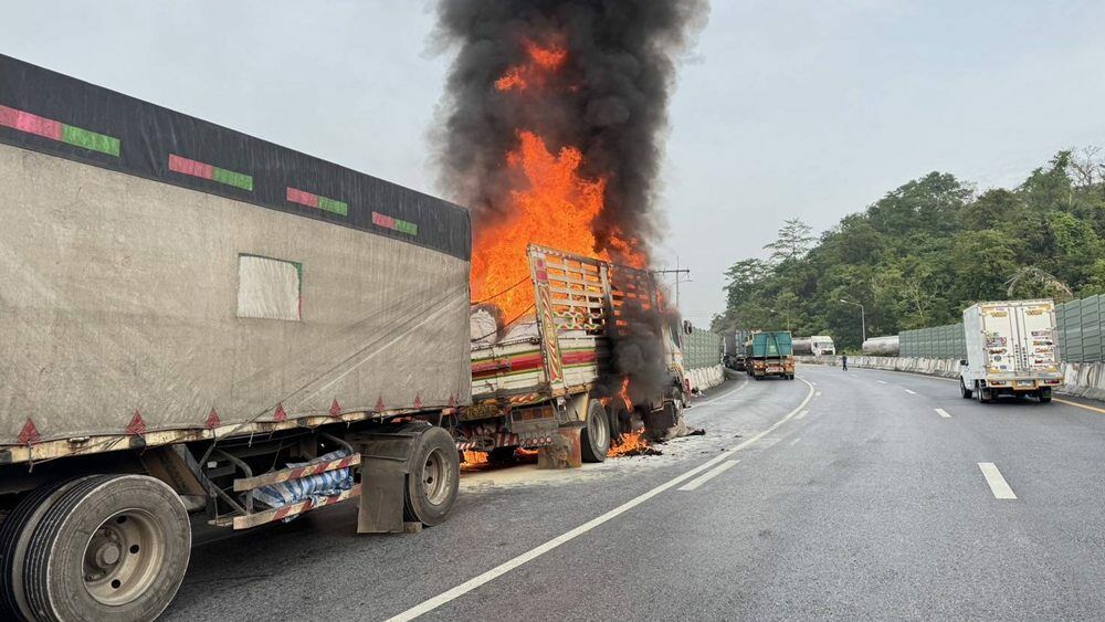 Отказ тормозов грузовика вызвал огненную аварию на шоссе 304