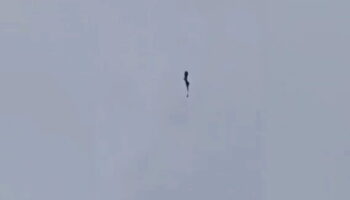 Парашют десантника разрушился, его спас резерв