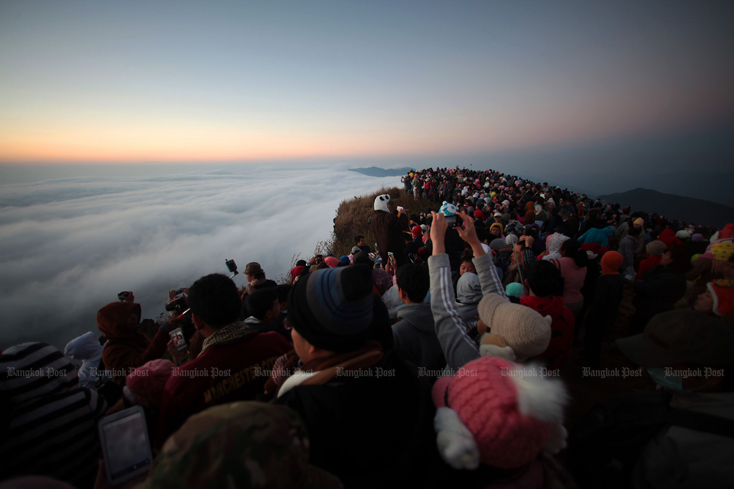 Парк Фу Чи Фа вновь открывается после столкновений банд в соседнем Лаосе