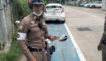 Паттайя борется с автомобилями, загораживающими проезд для инвалидных колясок