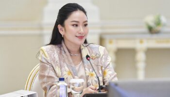 Паэтонгтарн посетит Великобританию и Монако