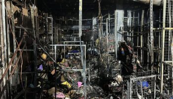 Пожар на рынке Ронг Клюеа нанес ущерб складам и магазинам