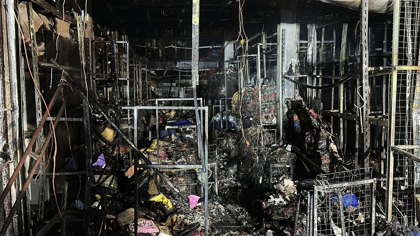 Пожар на рынке Ронг Клюеа нанес ущерб складам и магазинам