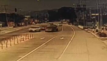 Пожилая пара попала под колеса пикапа в Канчанабури Столкновение