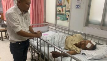 Пожилой мужчина в Кампхаенг Пхете тяжело ранен в результате нападения молодежи