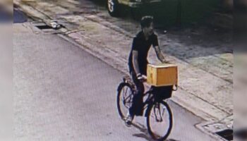 Полиция Банг Кхена выслеживает похитителя посылок на двух колесах