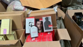 Полиция Бангкока изъяла 34 000 поддельных духов на сумму 4,3 миллиона долларов