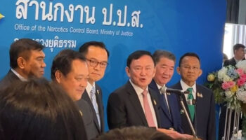 Появление Таксина положило конец слухам о бегстве