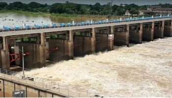 Предупреждение о наводнении в Чао Прайе вызывает эвакуацию людей