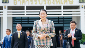 Премьер-министр говорит, что третий этап раздачи не отменен