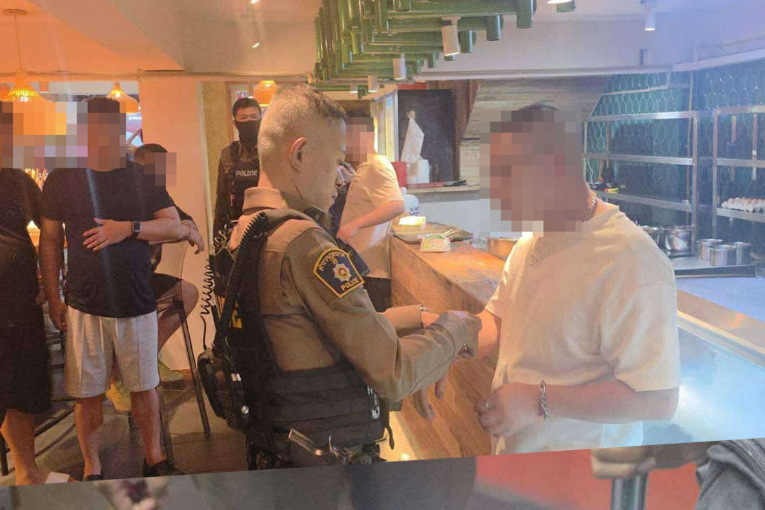 Пьяный китаец ударил ножом оскорбившего его соотечественника в ресторане Паттайи