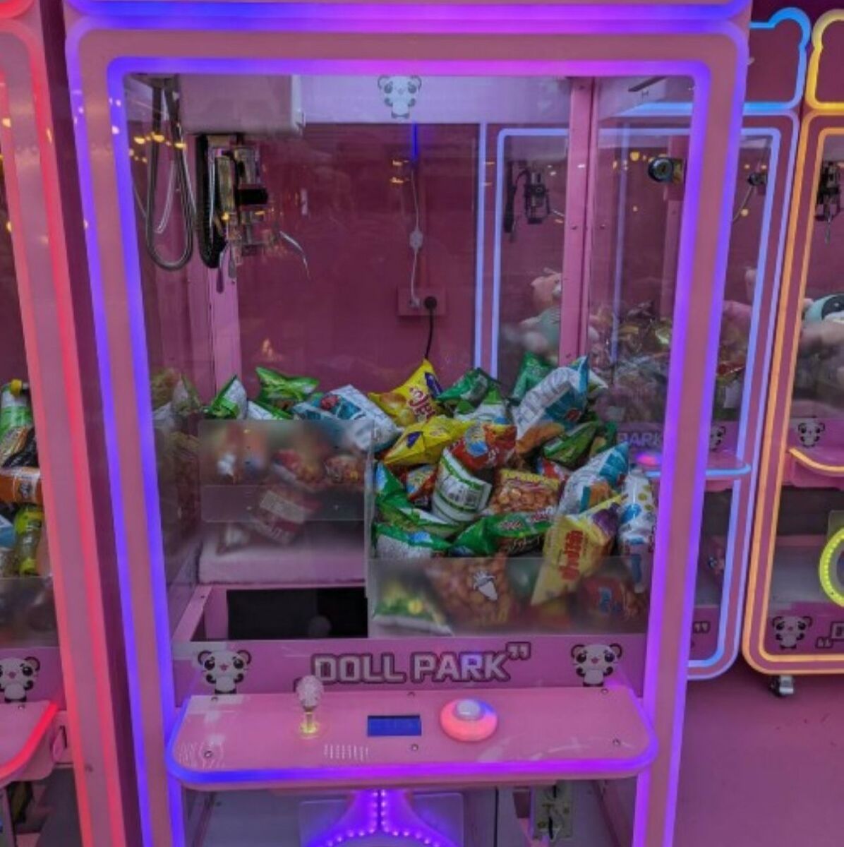 Разгон машин Claw в Таиланде нацелен на студенческие маршруты