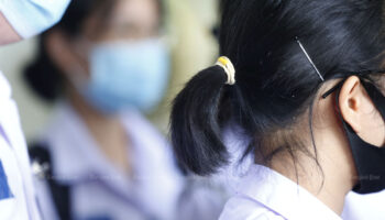 Районгские студенты осуждают принудительную стрижку