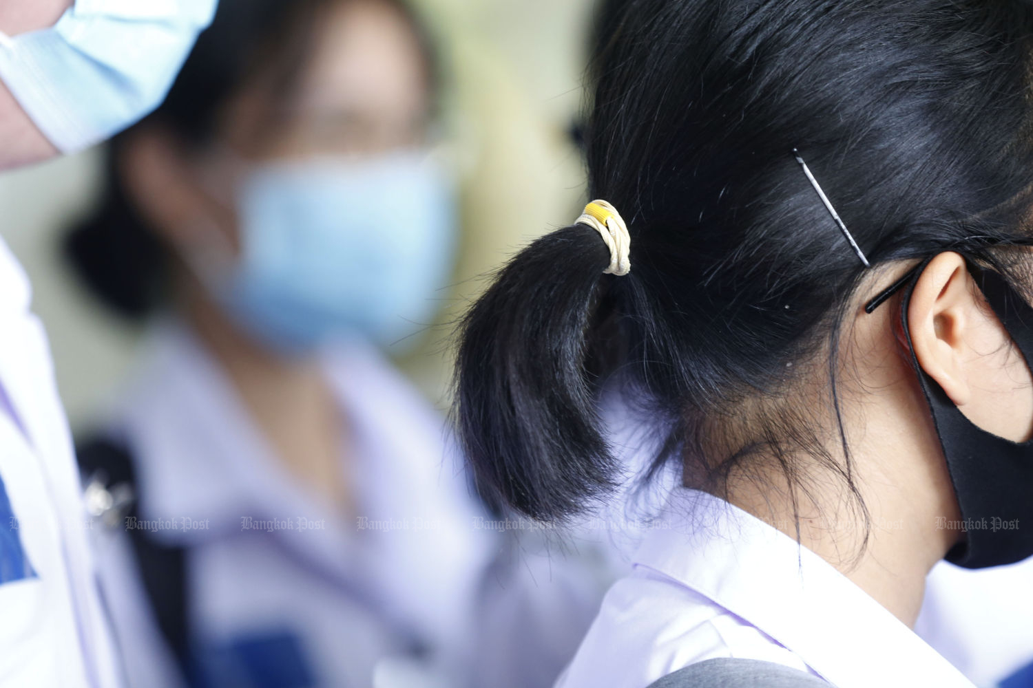 Районгские студенты осуждают принудительную стрижку