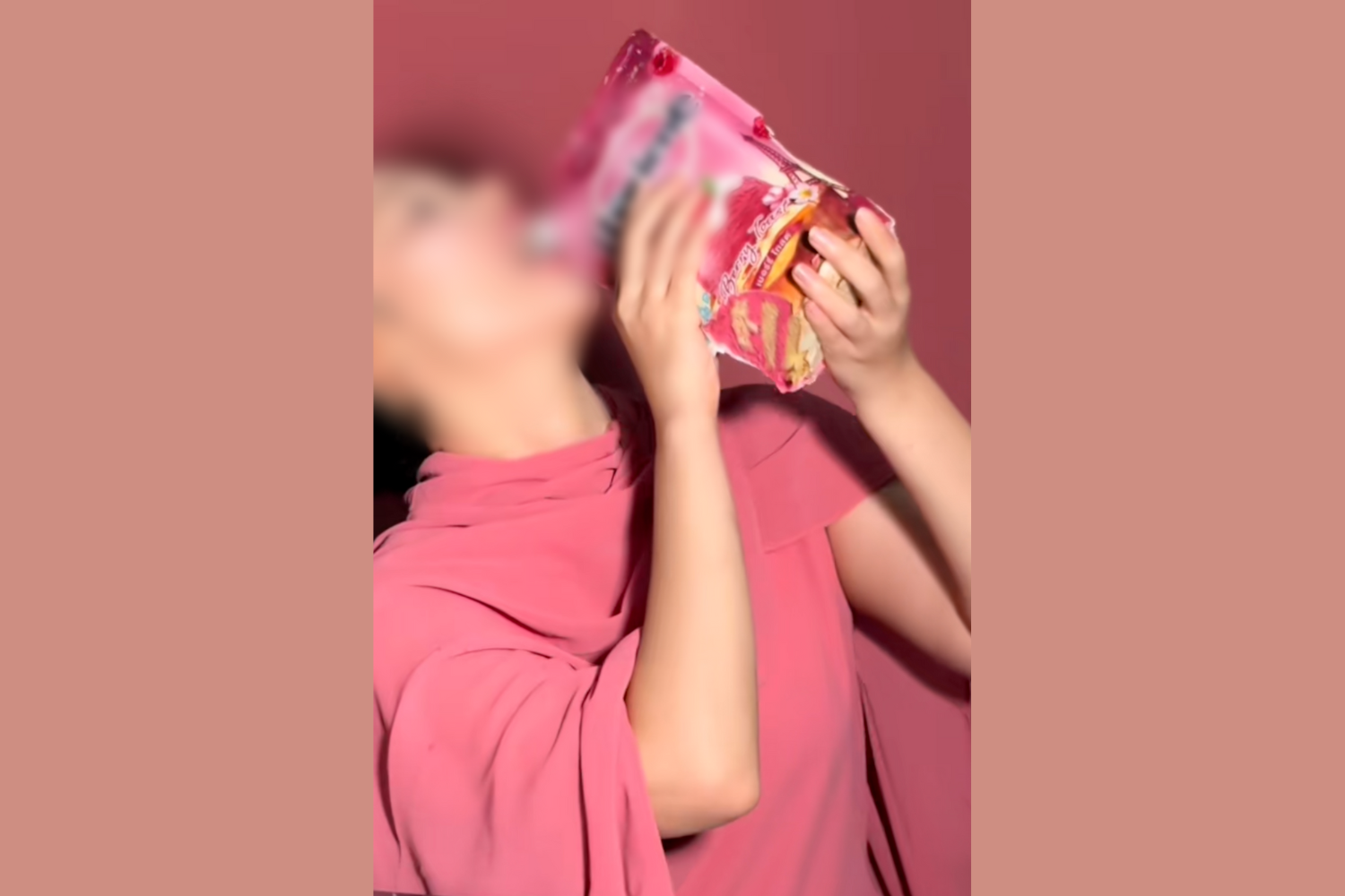 Реалистичные формы для тортов предупреждают о безопасности детей