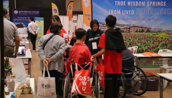 Сенатор говорит, что умственно отсталые нуждаются в лучшем доступе к школам