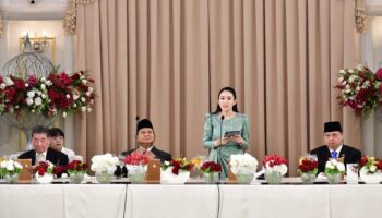 Таиланд и Индонезия пожимают друг другу руки в знак продолжения партнерства