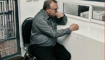 Таиланд снял обвинения в оскорблении величества с американского ученого