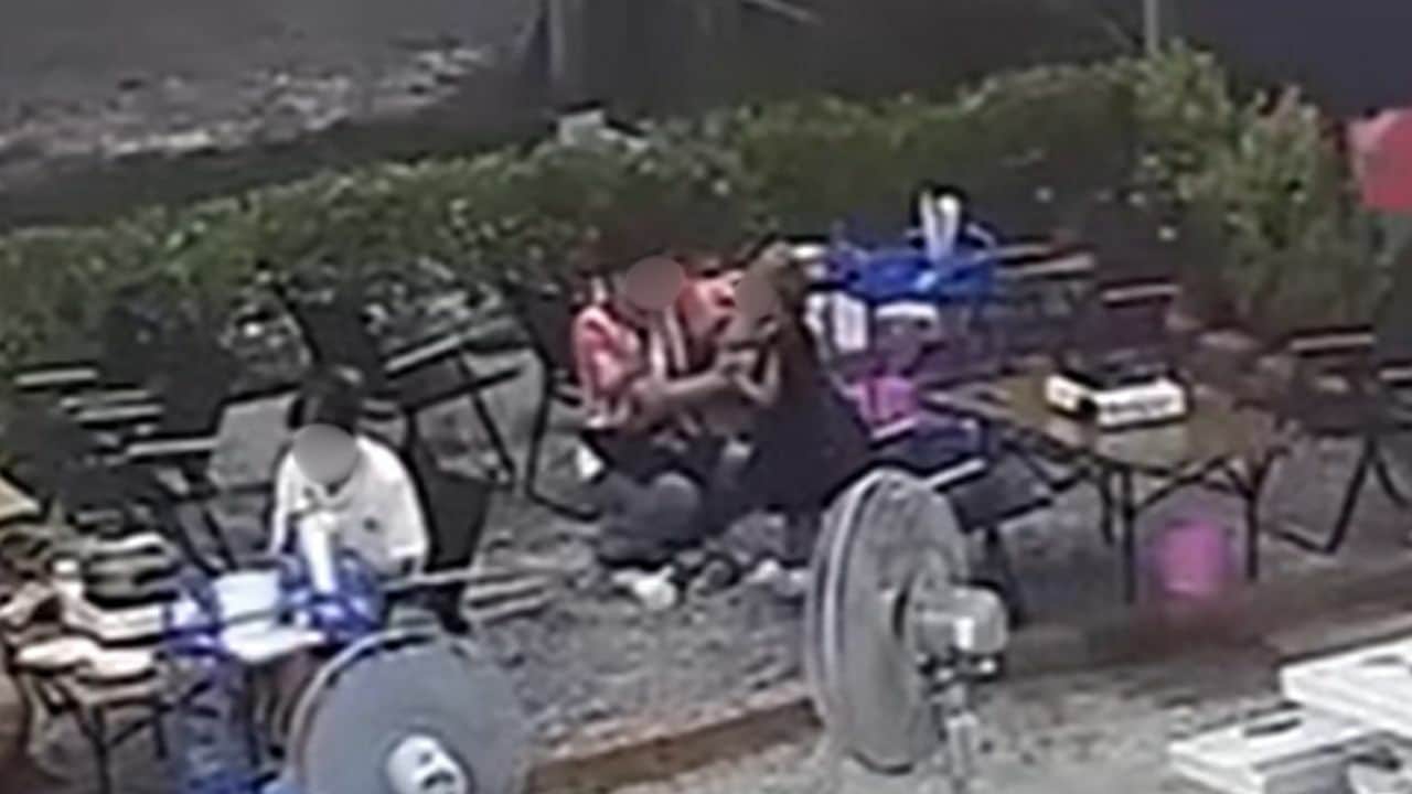 Тайская мать физически напала на дочь в ресторане Khon Kaen