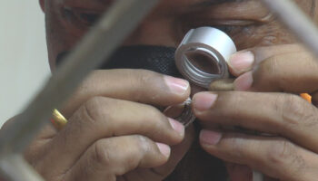 Тайские ломбарды переполнены в преддверии нового учебного года