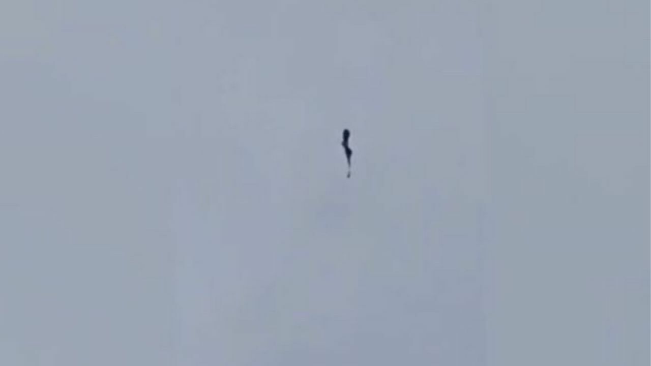 Тайский десантник избежал смерти, когда парашют отказал в воздухе (видео)