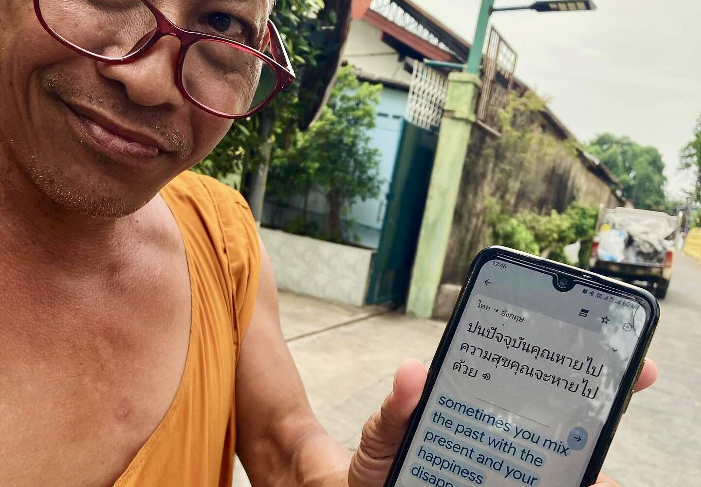 Тайский монах делится мудростью с помощью Google Translate