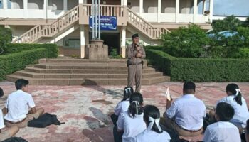 Талангские копы расправляются со студентами-байкерами в рамках акции безопасности